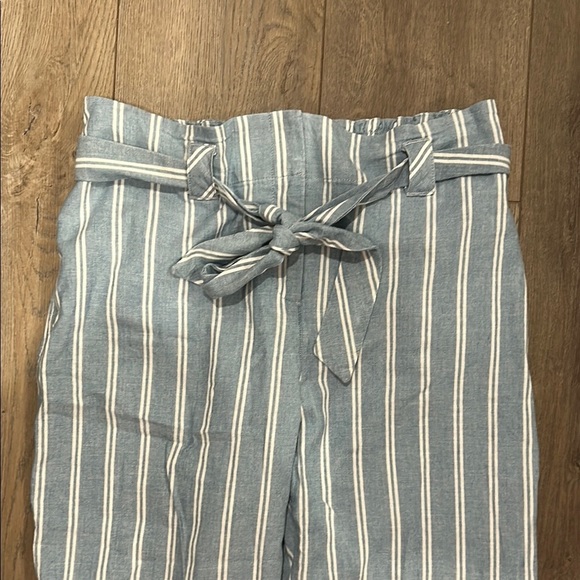 Chico's Women’s Waist Tie Blue White Striped Nautical Capris Size 1.5/10P - Picture 3 of 7
